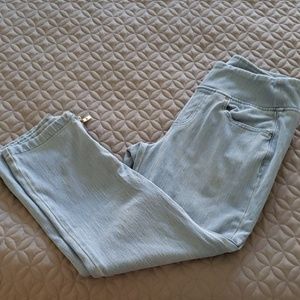 Light wash crop jeans
